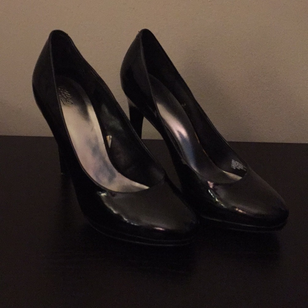 Shiny Black Mossimo Pumps
